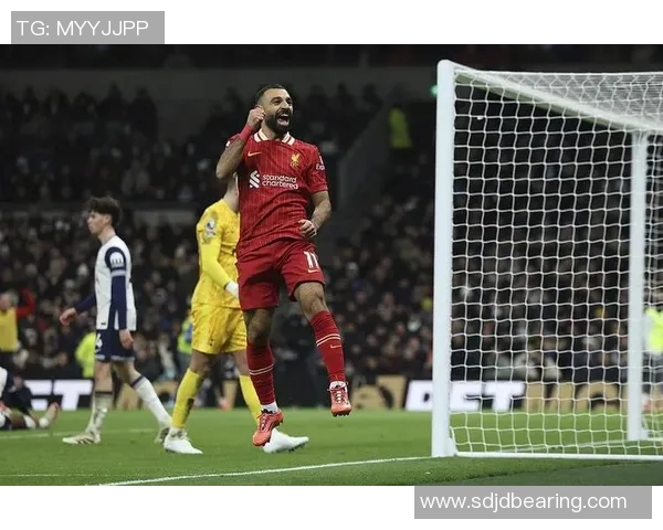 热刺与利物浦激战正酣谁能在英超赛场上笑到最后