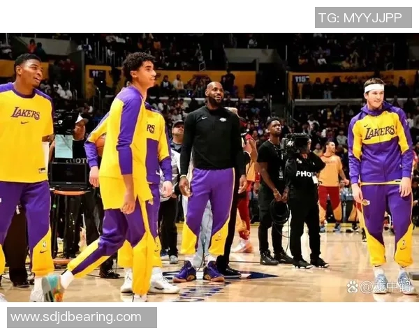 热火与骑士激战三月二十一日NBA赛场精彩对决即将上演